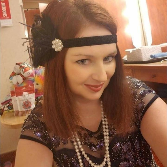 Meet your Posher, Jeanie Marie - Picture 3 of 5